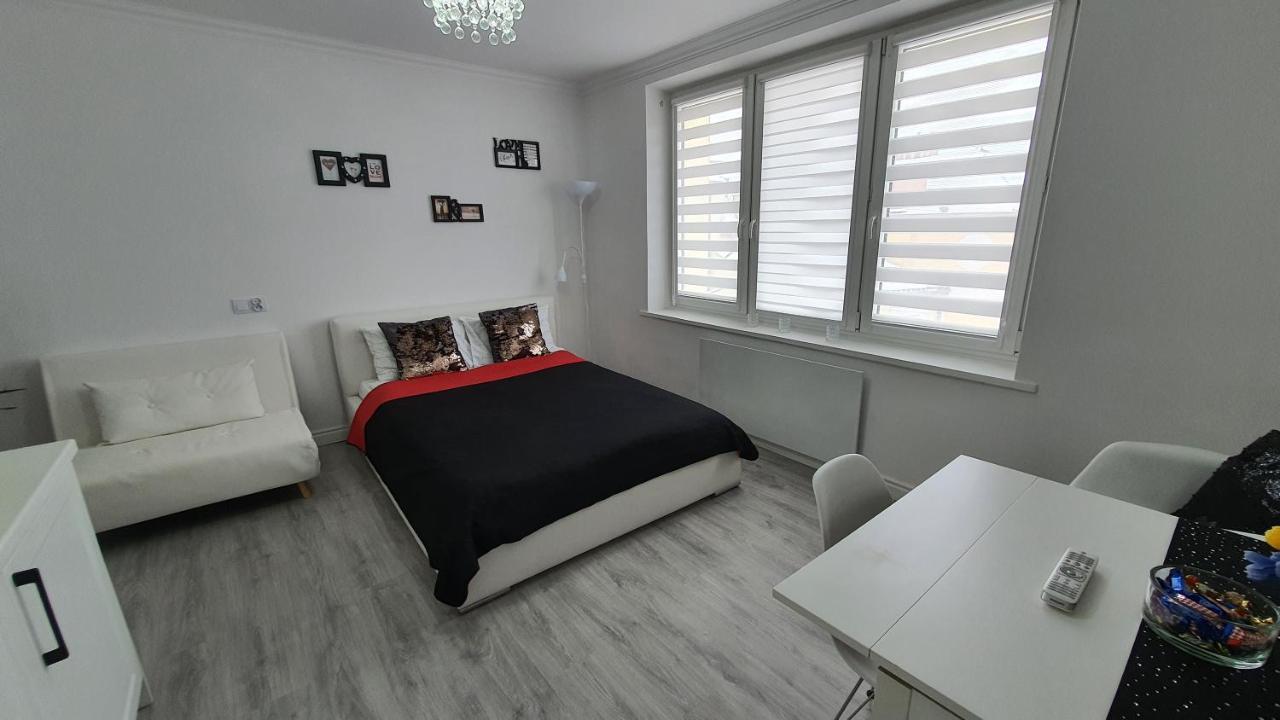 Sunny Apartment *